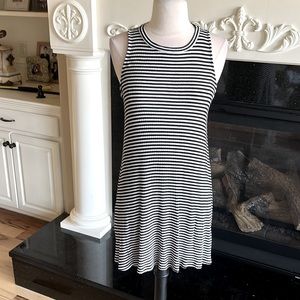 Comfy Knit Black White Stripe Dress Eikosi Sleeveless Summer Casual Flowy